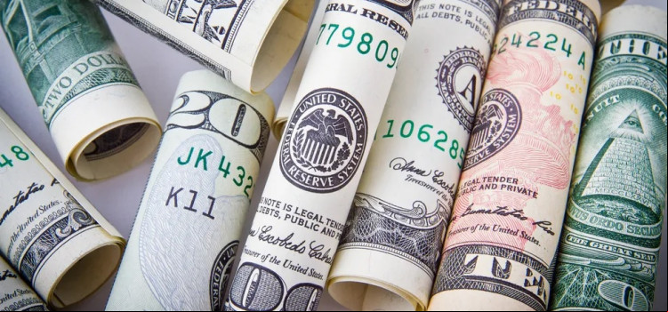 Dólar engata sequência de quedas e bolsa sobe