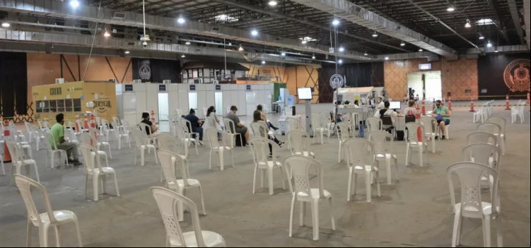 Vacinação por idade entra em debate em SC