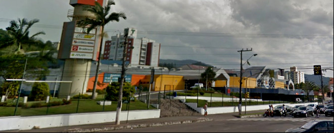 PM encontra traficante que tentou se esconder no banheiro do Angeloni