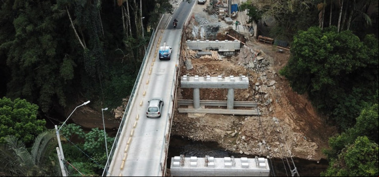 Construção da nova ponte na Rua Paraíba entra em reta final