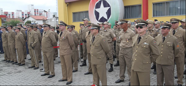 Oficiais e praças são promovidos em solenidade na Capital