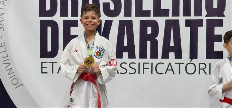 Blumenau é campeão no catarinense do Brasileiro de Karatê