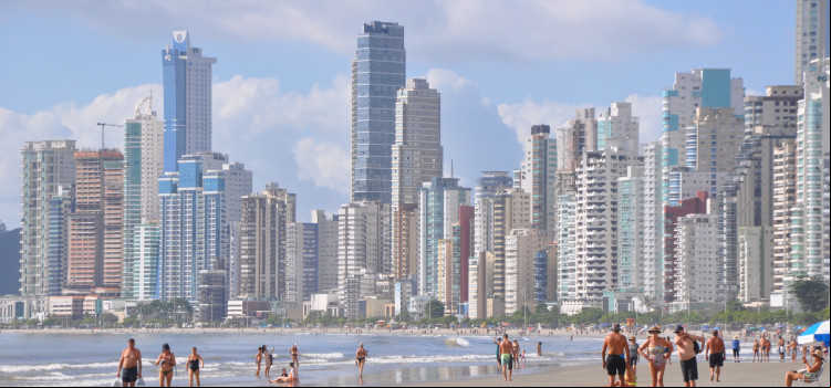 Cidades de SC superam média nacional em valorização imobiliária