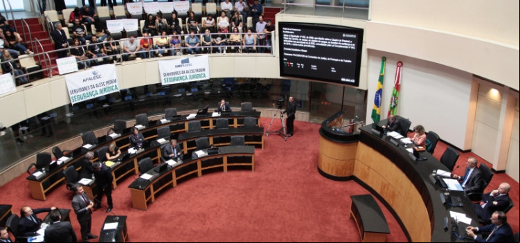 Veto a plano de cargos da Defensoria Pública será votado dia 10
