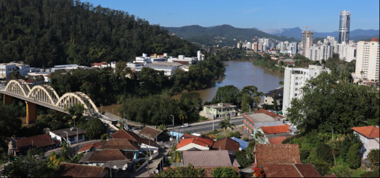 Prefeitura e Udesc firmam parceria para gestão e transparência