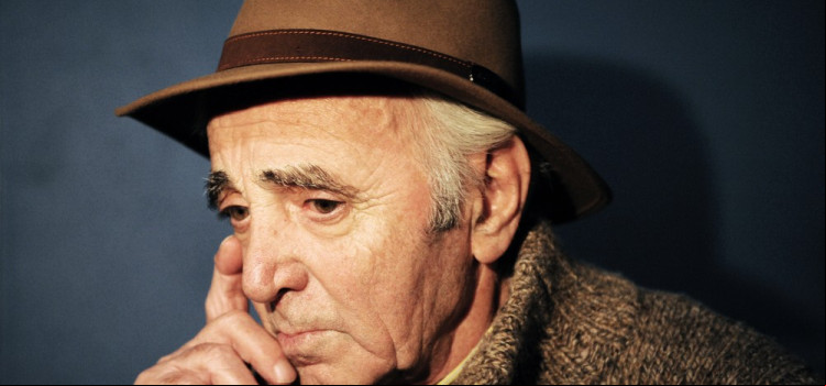 Charles Aznavour morre aos 94 anos