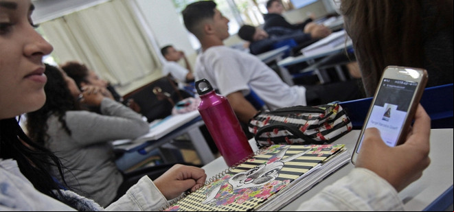 Projeto permite uso de celular em sala de aula como recurso pedagógico