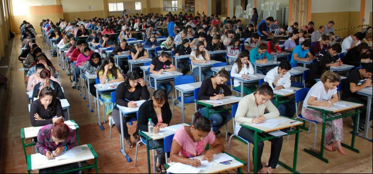 Lei concede isenção de taxa de concurso a pessoas carentes e doadores de medula