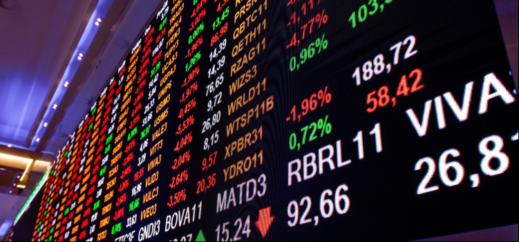 Ibovespa abre em alta