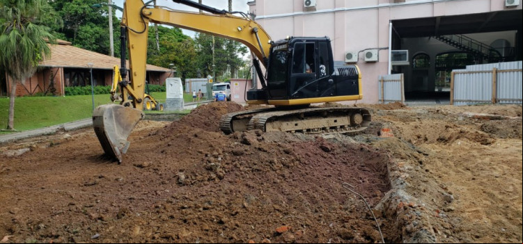 Começa a construção da Praça Rosenplatz