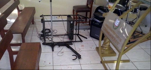 Nem igrejas estão escapando de criminosos