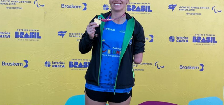 Suzana Nahirnei conquista a terceira melhor marca do mundo