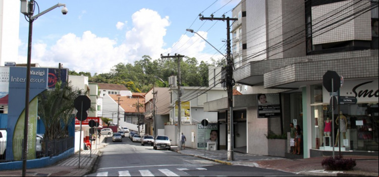 Prefeitura realiza mudanças de trânsito na Rua Paul Hering