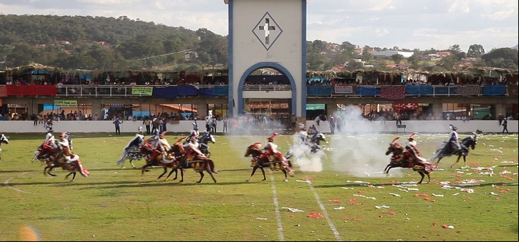 Pirenópolis: a realeza das Cavalhadas e a Festa do Divino