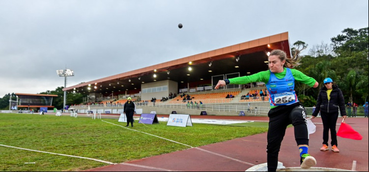 Suzana Nahirnei bate recorde brasileiro antes do Mundial de Atletismo