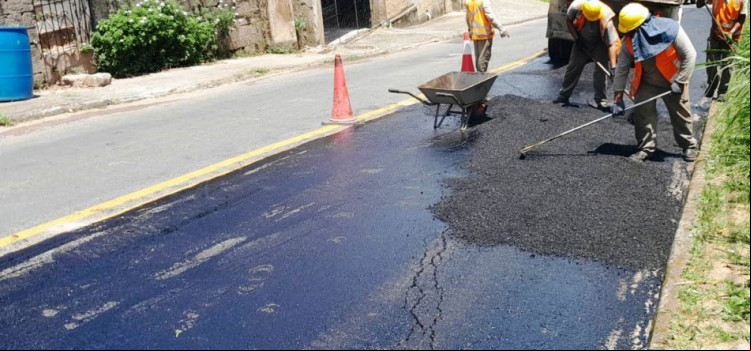Inicia operação tapa-buraco em vias da cidade