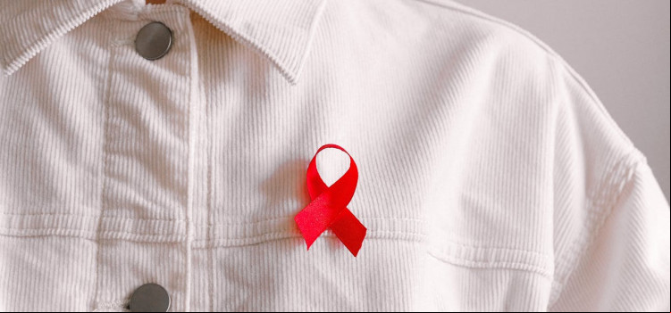 Mulher é curada de HIV após transplante de células-tronco
