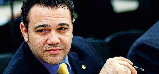 Feliciano vai para o Podemos e cogita vaga ao Senado