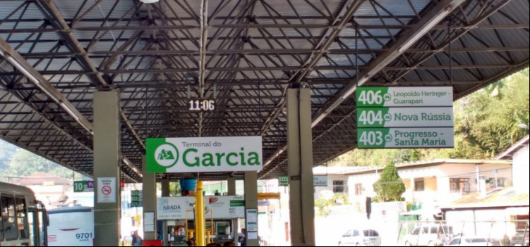 Avança a instalação da nova identidade visual nos terminais urbanos
