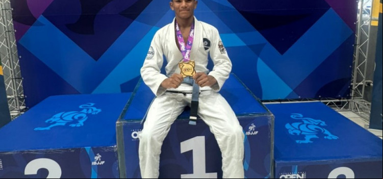 Blumenau é medalhista no jiu-jitsu e soma vitórias no futsal e basquete