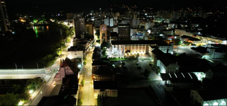 Nova iluminação pública no Centro inicia esta semana