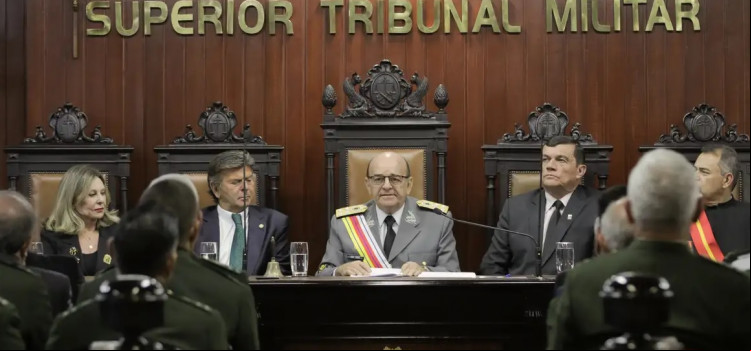 Coronel Armando colhe s para a PEC da Justiça Militar
