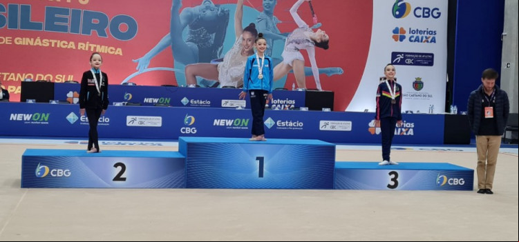 Anna Schiocchet é de prata no Brasileiro de Ginástica Rítmica