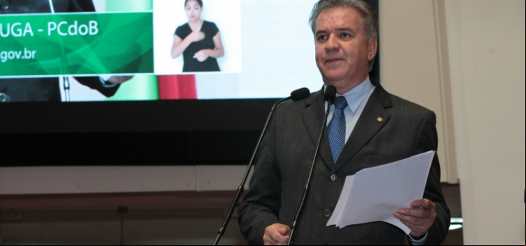 Deputados retornam criticando reforma da previdência