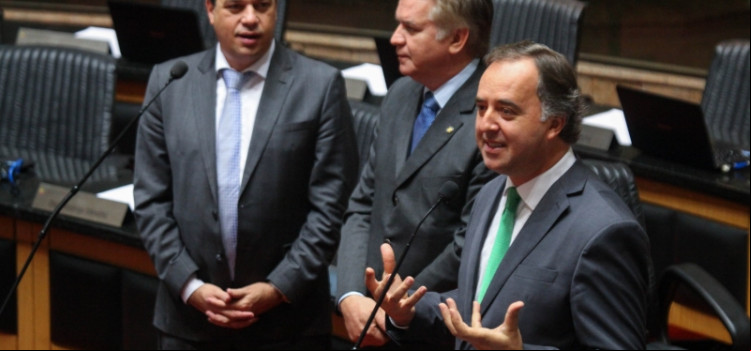 Falta de ree e fechamento de hospital preocupam deputados