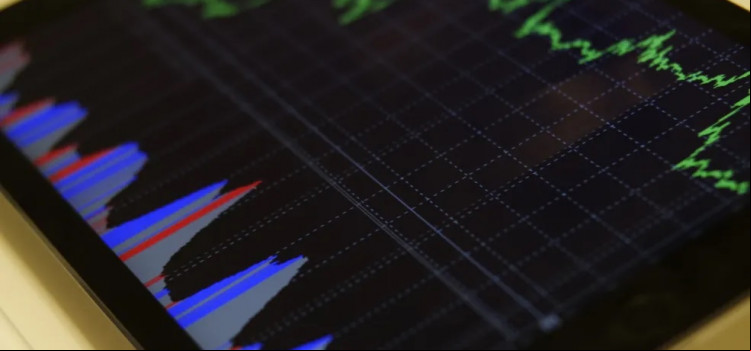 Bolsa cai após BC decidir manter taxa de juros