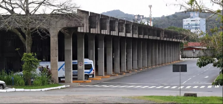 Homem é preso com dinheiro falso