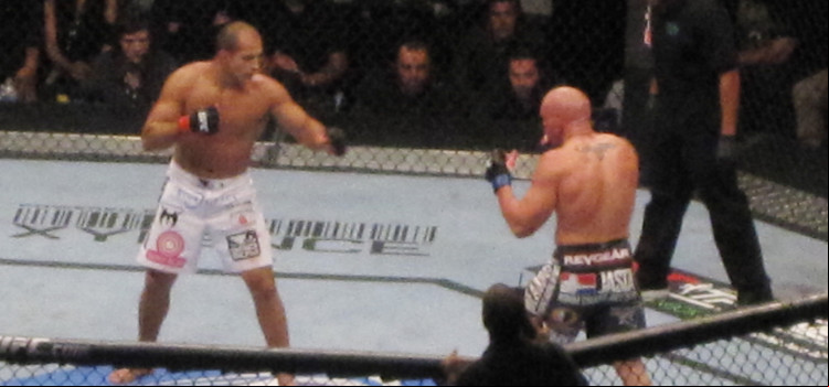 Brasil busca novos campeões de MMA
