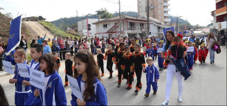 Espírito cívico e empreendedor no desfile de 7 de setembro