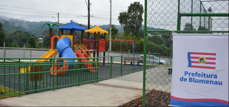Prefeitura entrega revitalização de Praça no Anel Viário Norte