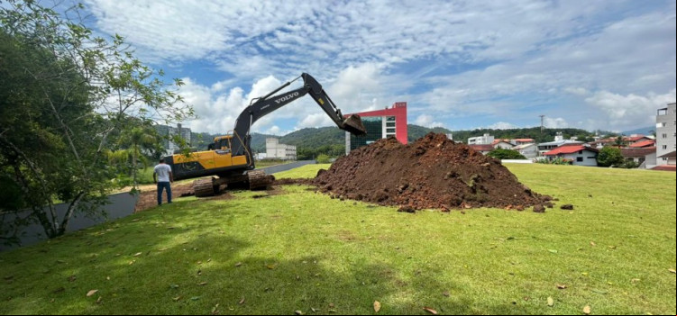 Prefeitura inicia obra de contenção no Vorstadt