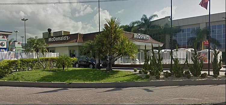 Mendigo agride vigilante do McDonald's da Proeb